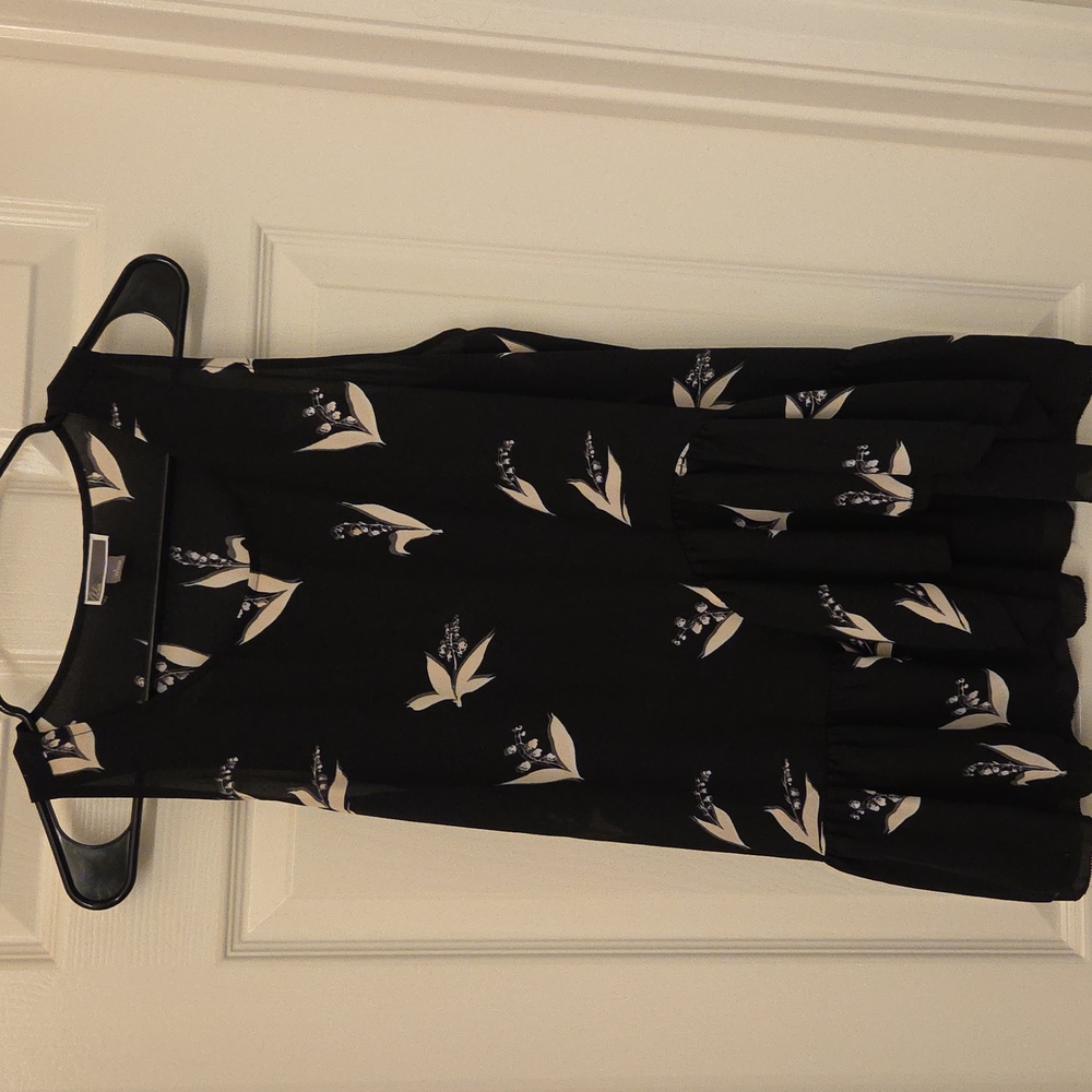 Chelsea28 Black Sleeveless Top with Floral Accents Size L